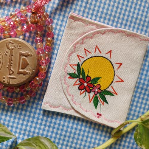 سجاده جیبی طرح گل و پروانه در فروشگاه اینترنتی میداشاپ بخشی از میداپس